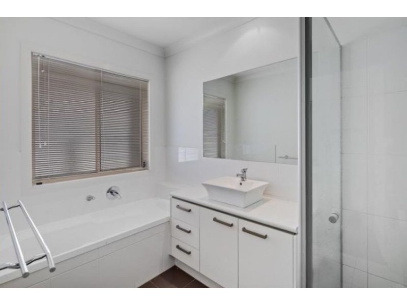 4 Raife Close, Wellington Point QLD 4160