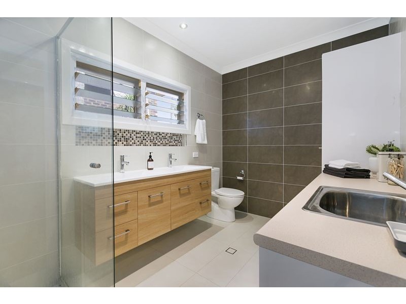 55 Main Road, Wellington Point QLD 4160