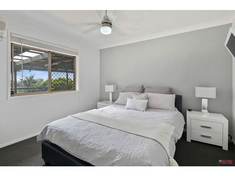 35 Wantana Crescent, Edens Landing QLD 4207