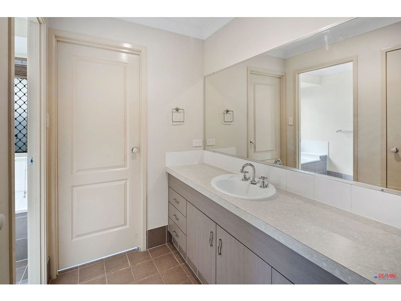 31 Seabrae Drive, Redland Bay QLD 4165