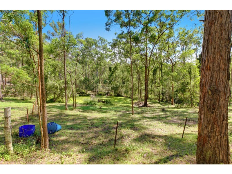 320-322 Avalon Road, Sheldon QLD 4157