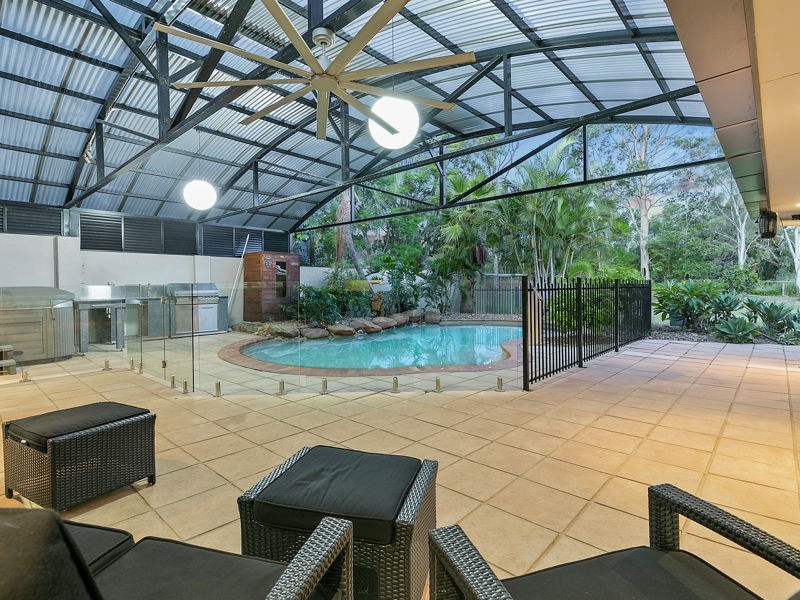 2 St James Road, Birkdale QLD 4159