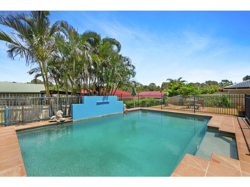 10 Almond Avenue, Birkdale QLD 4159