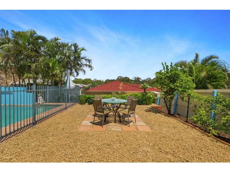 10 Almond Avenue, Birkdale QLD 4159