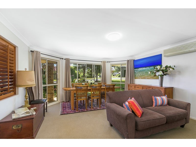 10 Almond Avenue, Birkdale QLD 4159