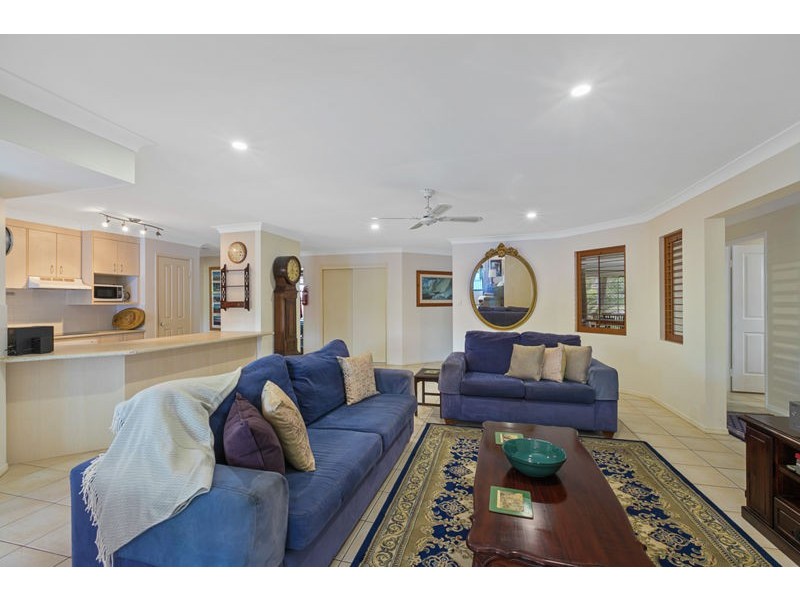 10 Almond Avenue, Birkdale QLD 4159