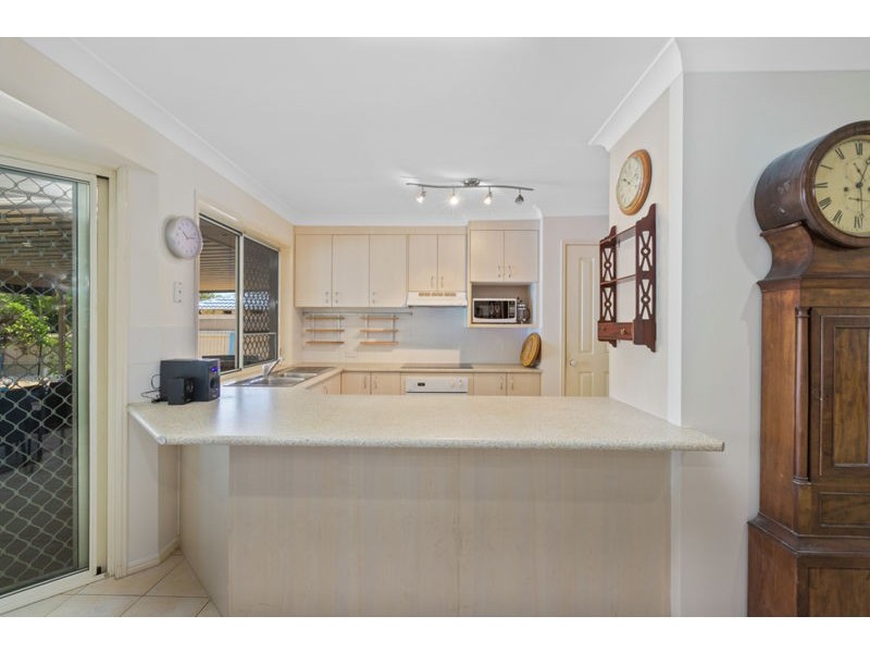 10 Almond Avenue, Birkdale QLD 4159