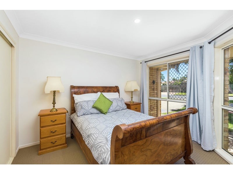 10 Almond Avenue, Birkdale QLD 4159