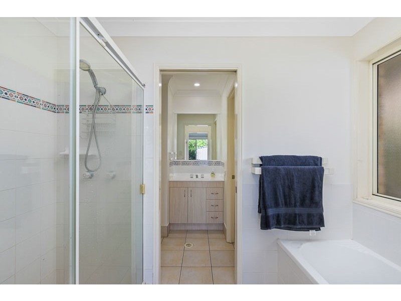 10 Almond Avenue, Birkdale QLD 4159