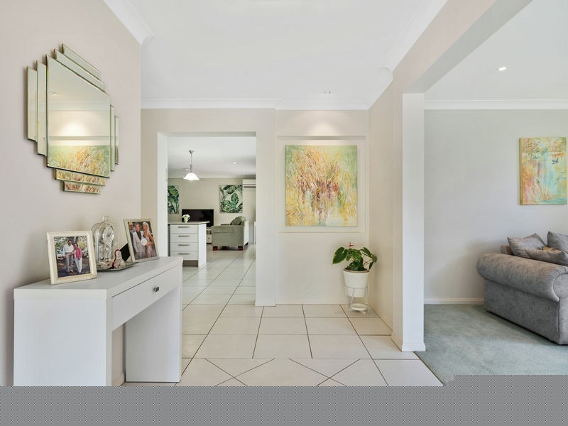 12 Gloria Parade, Redland Bay QLD 4165