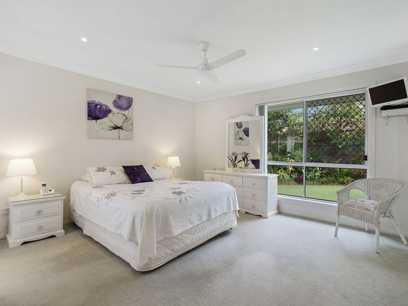 12 Gloria Parade, Redland Bay QLD 4165