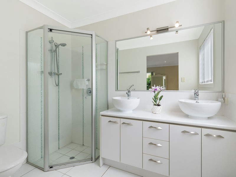 12 Gloria Parade, Redland Bay QLD 4165