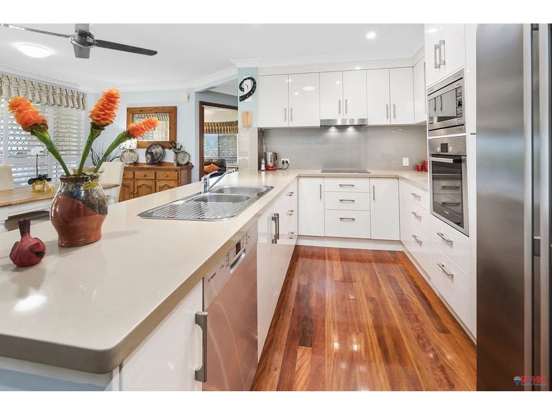 1 Cazna Court, Redland Bay QLD 4165