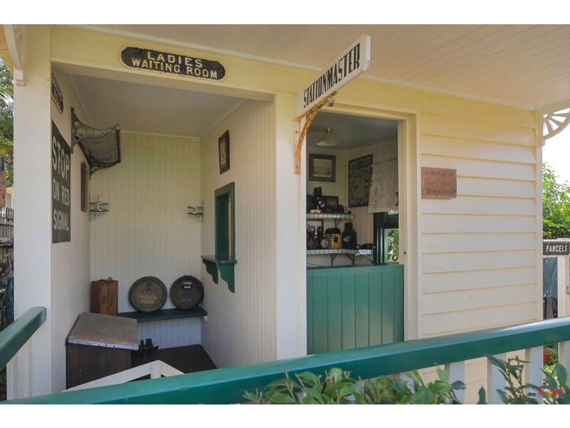 1 Cazna Court, Redland Bay QLD 4165
