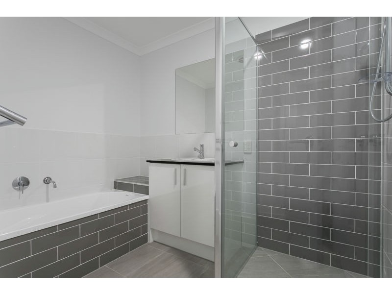 3 Glenhaven Close, Redland Bay QLD 4165