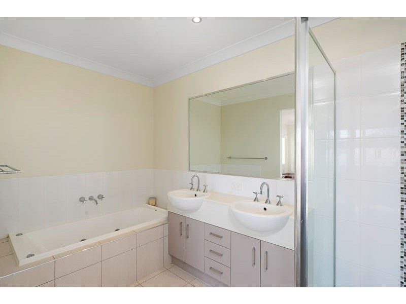 26 Treetop Place, Manly West QLD 4179