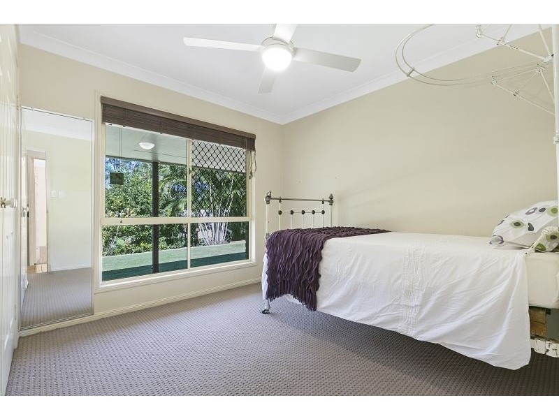 9 Kalmia Drive, Redland Bay QLD 4165