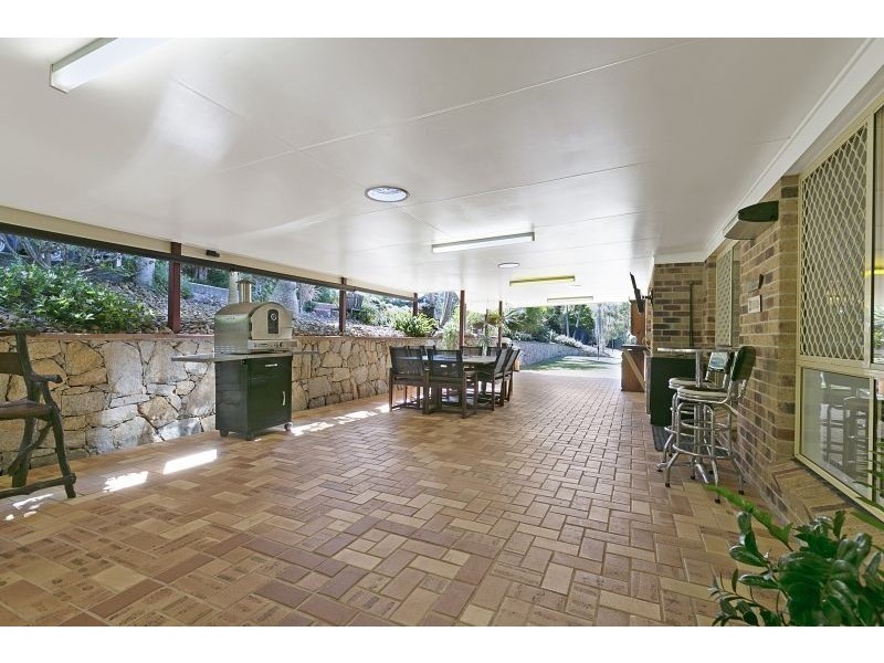 9 Kalmia Drive, Redland Bay QLD 4165