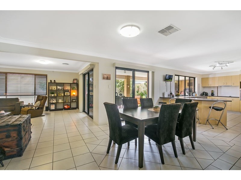 18 Hawkins Place, Thornlands QLD 4164