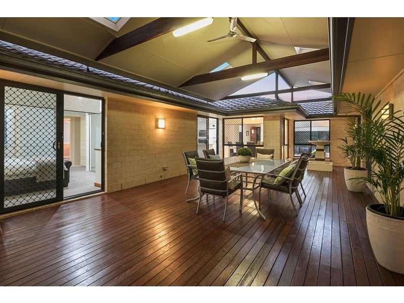 2 Poseidon Street, Cleveland QLD 4163