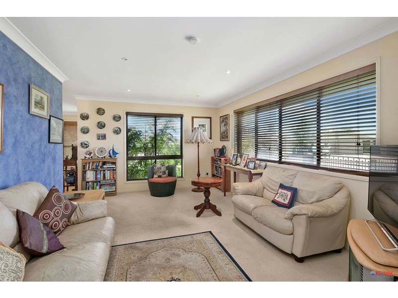 9 Pin Oak Crescent, Victoria Point QLD 4165