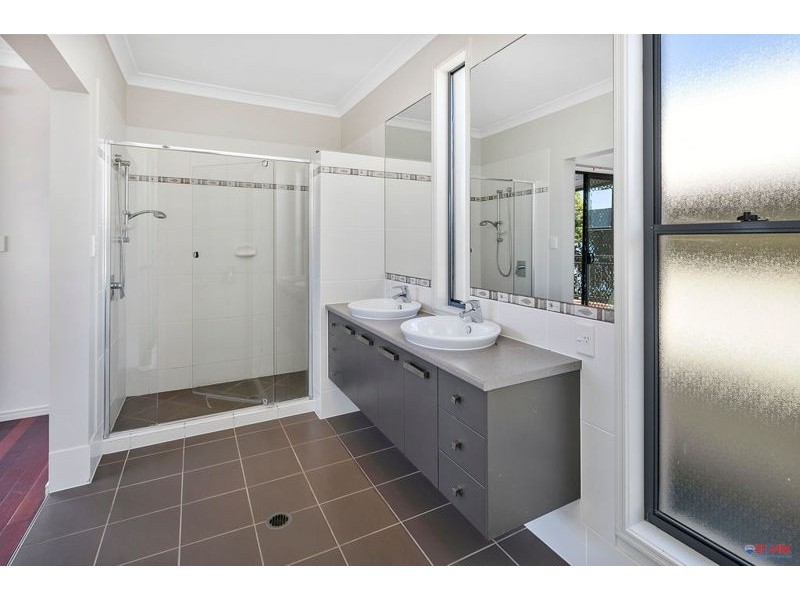 17 Cross Lane, Cleveland QLD 4163