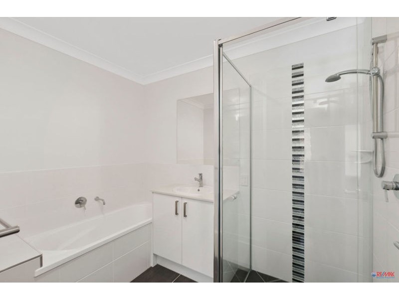 11 Glenhaven Close, Redland Bay QLD 4165