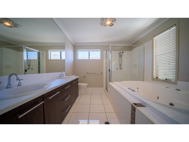 59 Coomera Court, Helensvale QLD 4212