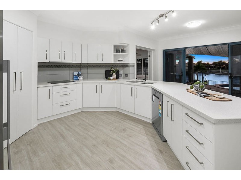 9 Voyagers Court, Raby Bay QLD 4163