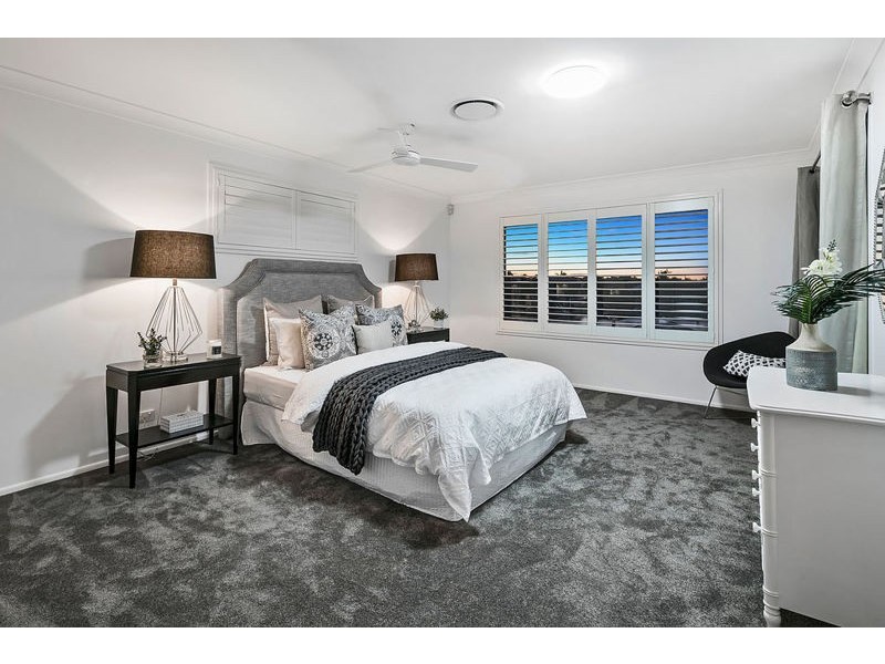 9 Voyagers Court, Raby Bay QLD 4163