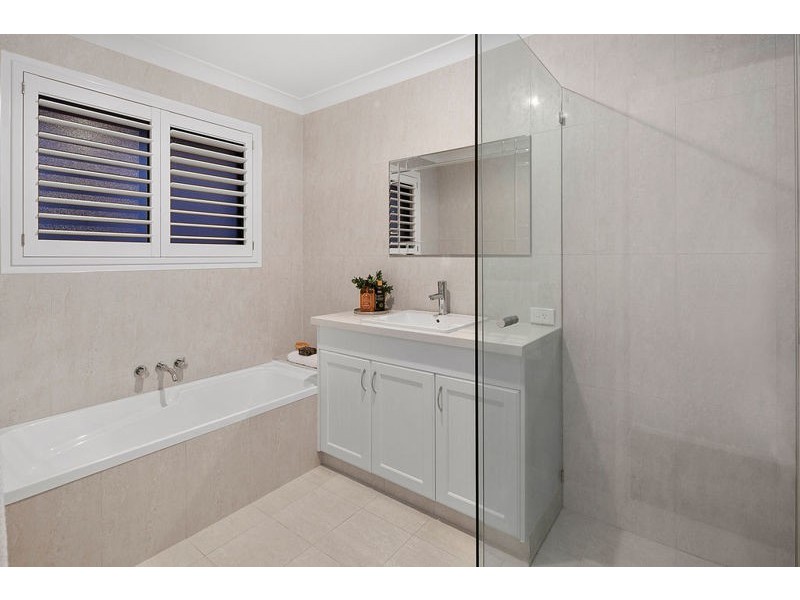 9 Voyagers Court, Raby Bay QLD 4163