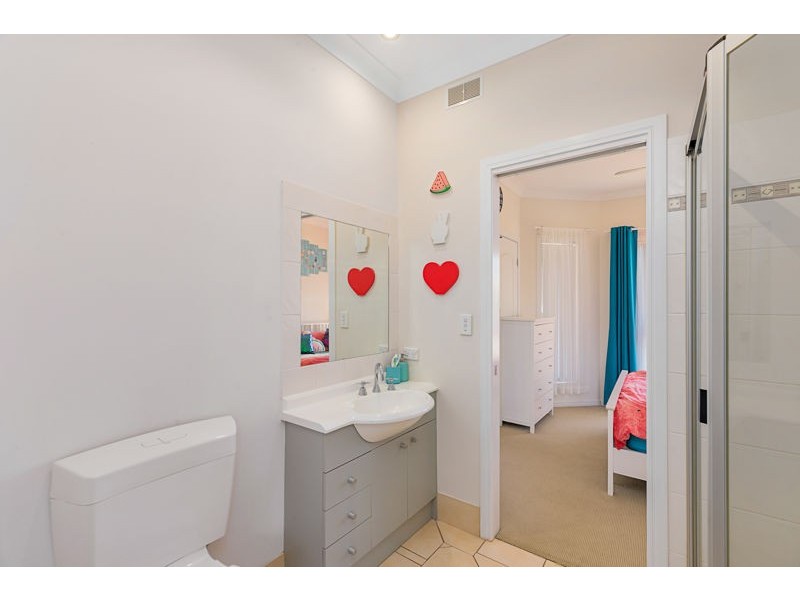 32 Hayman Street, Redland Bay QLD 4165