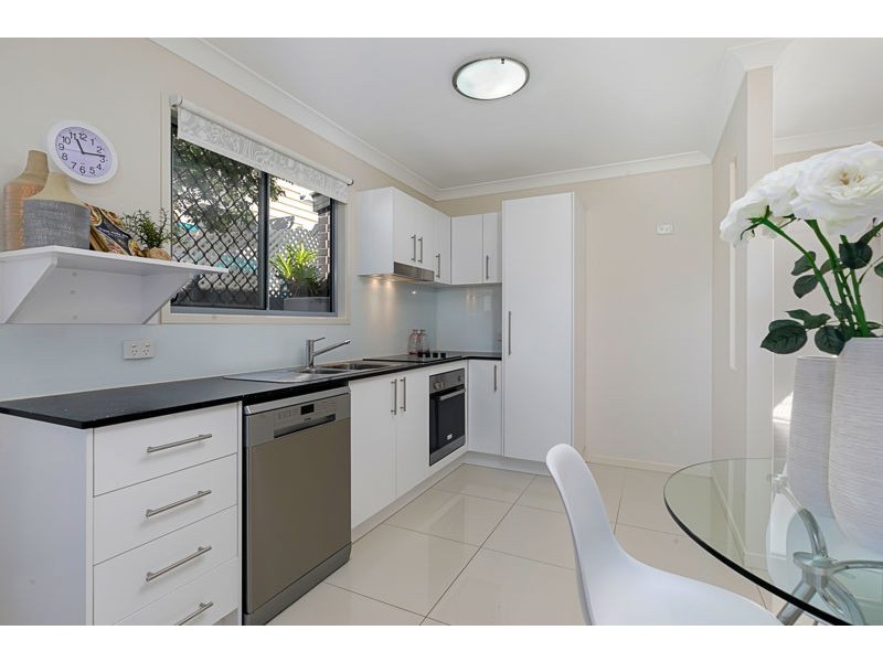 1/14 Moore St, Victoria Point QLD 4165