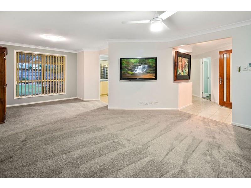 9 Seaholly Crescent, Victoria Point QLD 4165