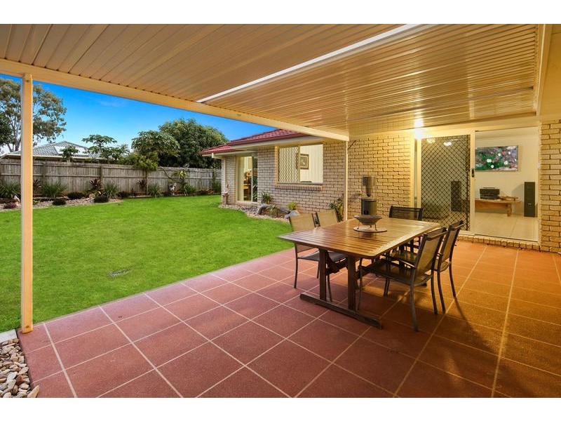 9 Seaholly Crescent, Victoria Point QLD 4165