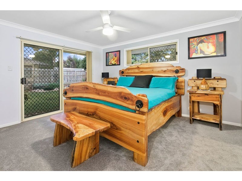 9 Seaholly Crescent, Victoria Point QLD 4165