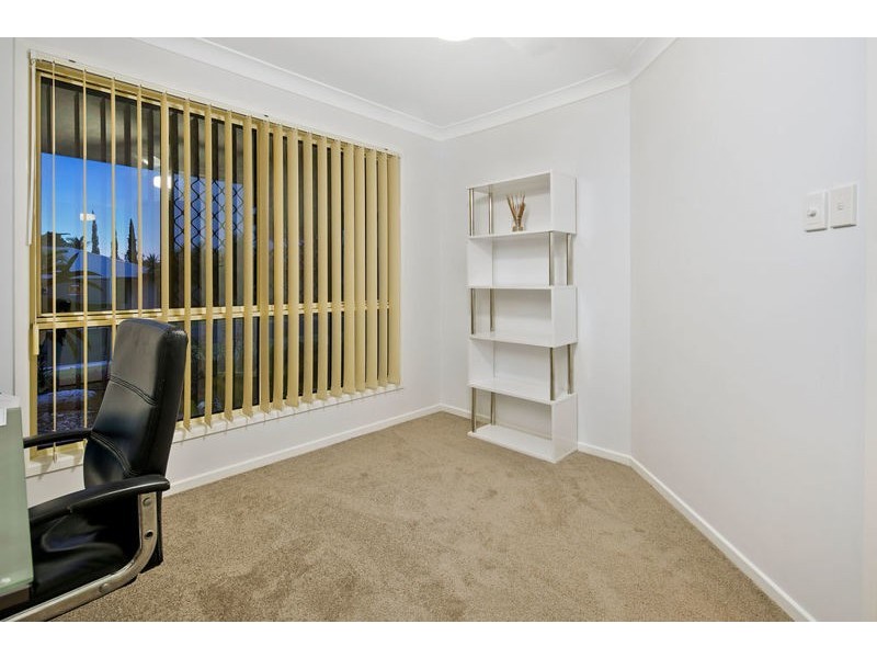 9 Seaholly Crescent, Victoria Point QLD 4165