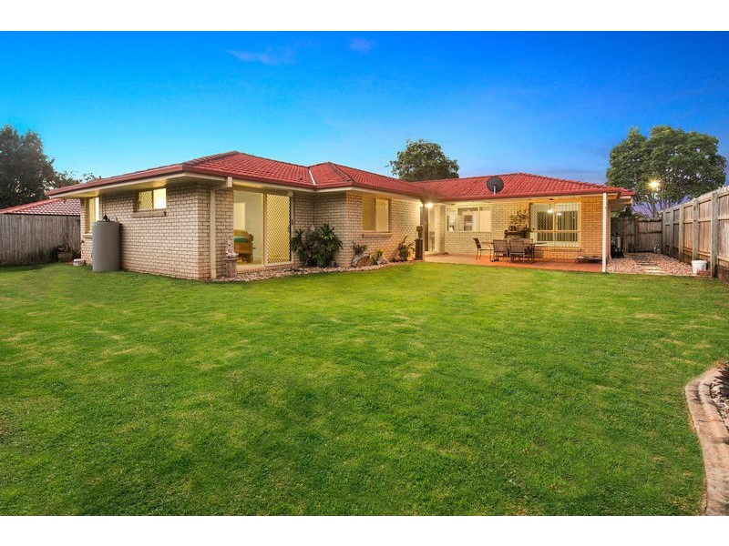 9 Seaholly Crescent, Victoria Point QLD 4165