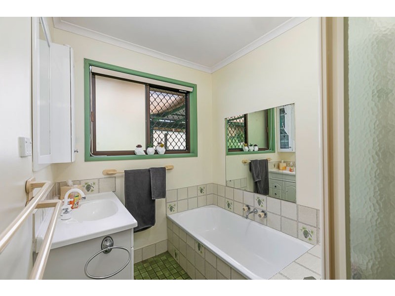 12 Whitehaven St, Alexandra Hills QLD 4161