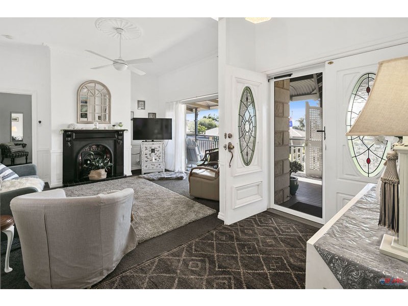 14 Newlands Street, Redland Bay QLD 4165