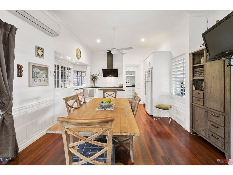 14 Newlands Street, Redland Bay QLD 4165