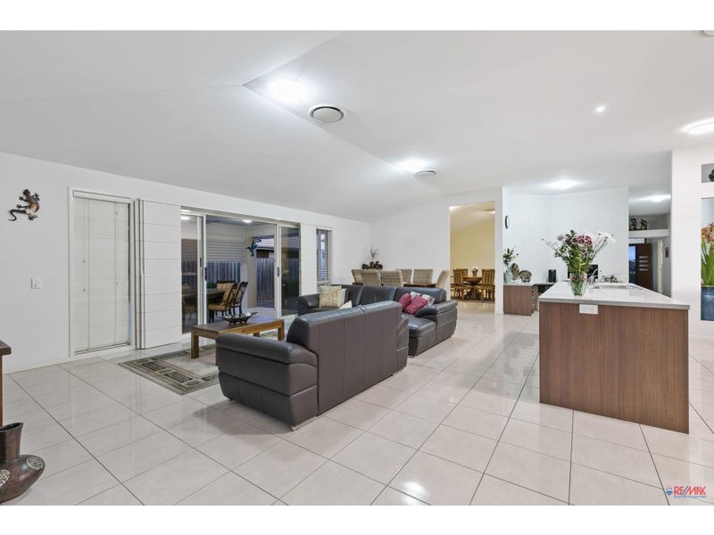 17 Balsam Street, Redland Bay QLD 4165