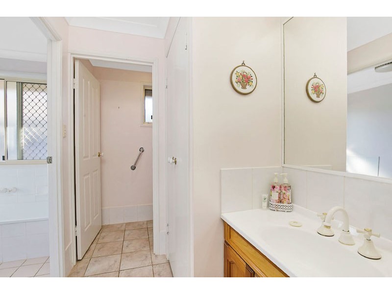 5 Moreton View Pde, Redland Bay QLD 4165