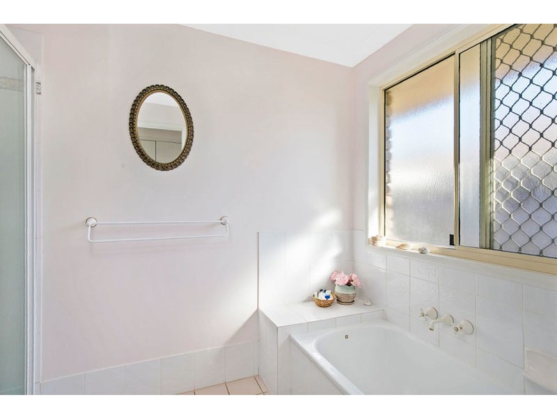 5 Moreton View Pde, Redland Bay QLD 4165