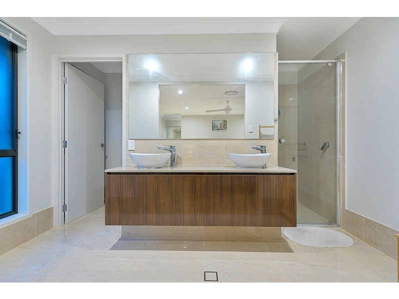 38 Sandalwood Street, Thornlands QLD 4164