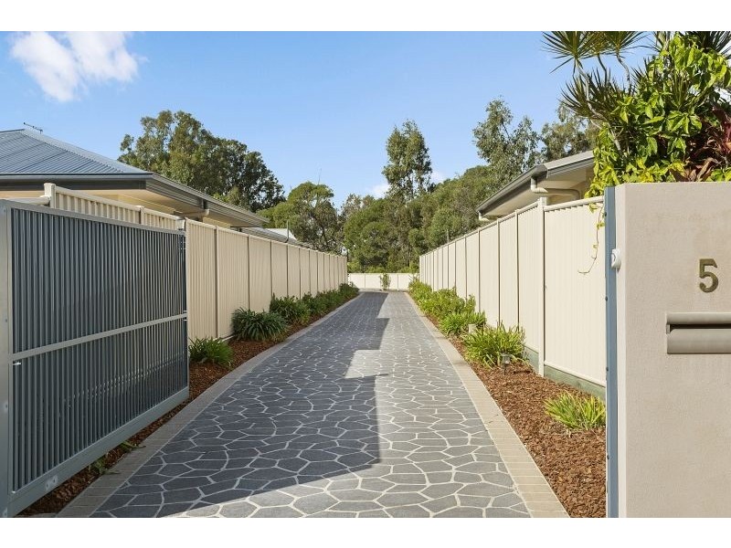 5 Jerrys Place, Thornlands QLD 4164