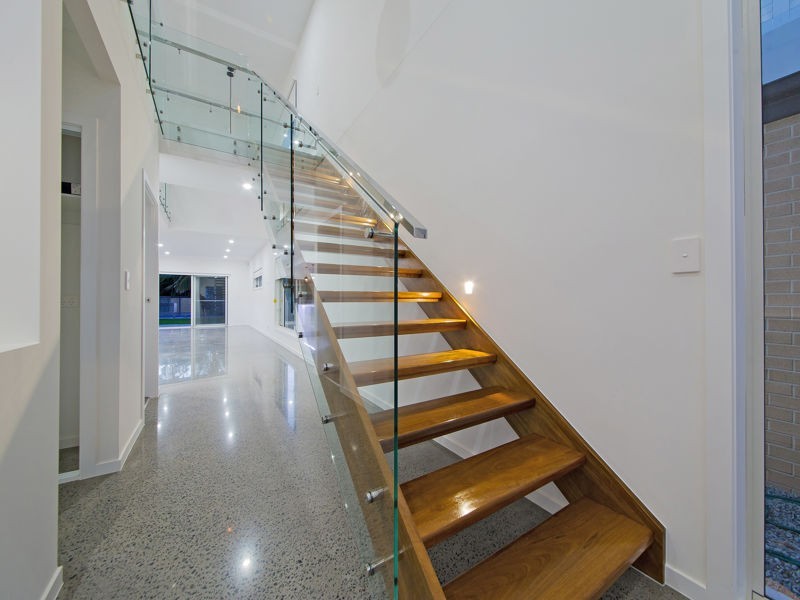 4 Talburpin Esplanade, Redland Bay QLD 4165