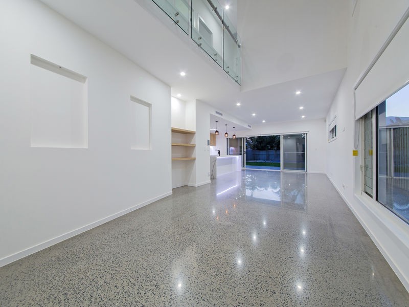 4 Talburpin Esplanade, Redland Bay QLD 4165