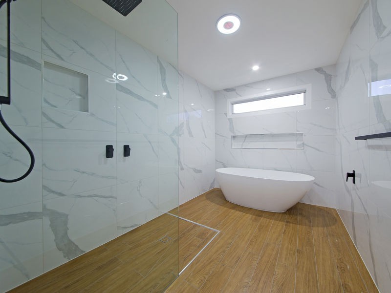 4 Talburpin Esplanade, Redland Bay QLD 4165