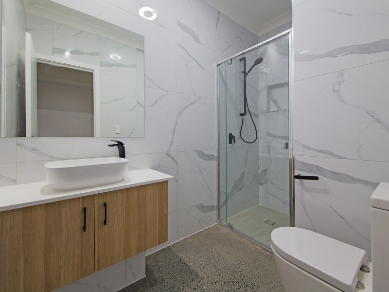 4 Talburpin Esplanade, Redland Bay QLD 4165